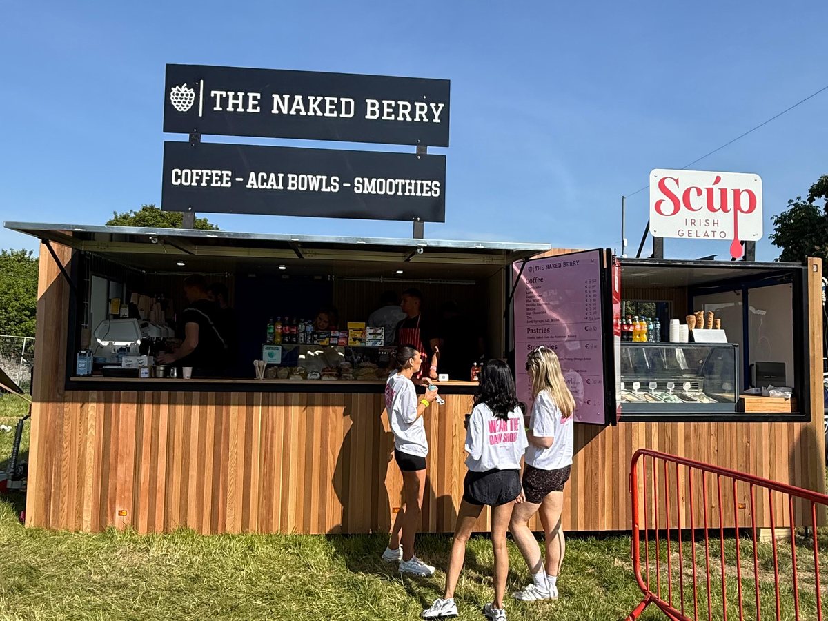 The Naked Berry x Scúp trailer serving on a sunny day, hatches open